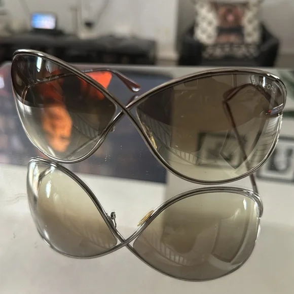 Authentic Tom Ford Sunglasses - Picture 2 of 8